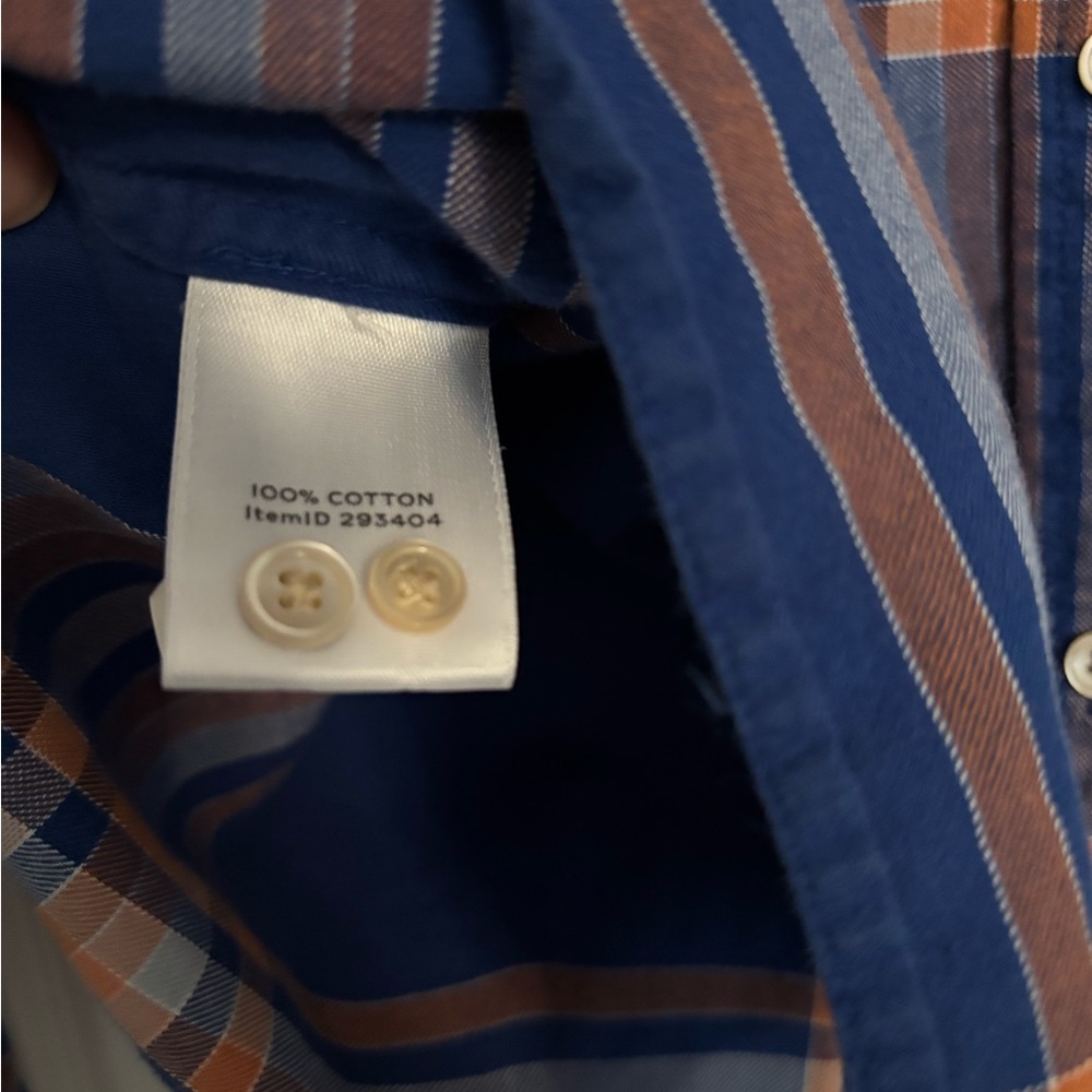 LL Bean Women’s Signature Button Down Shirt - Picture 4 of 4